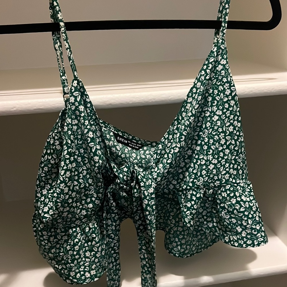 Green floral top